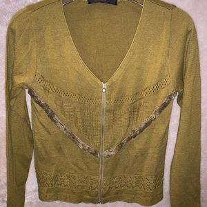 Brown/yellowish cardigan